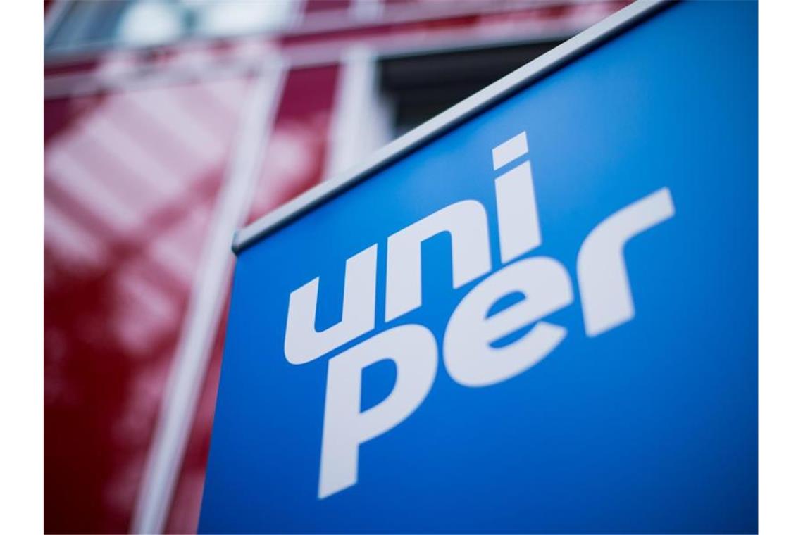 Finnen sichern sich Mehrheit an Uniper Das Logo von Uniper bei einer Bilanzpressekonferenz in der Düsseldorfer Konzernzentrale. Foto: Rolf Vennenbernd/dpa