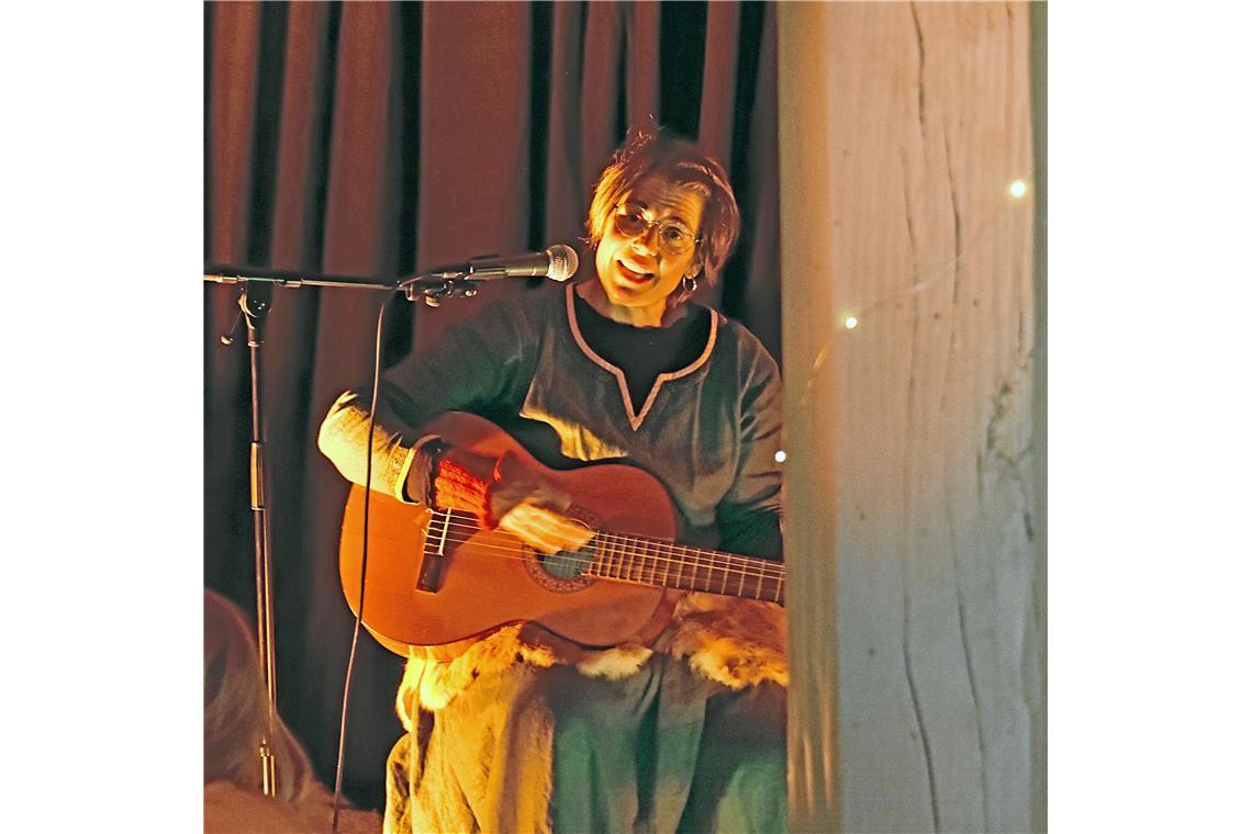 Das Märchenzelt im historischen Rathaus. Weihnachtsmarkt in Backnang 2025. 42. B...