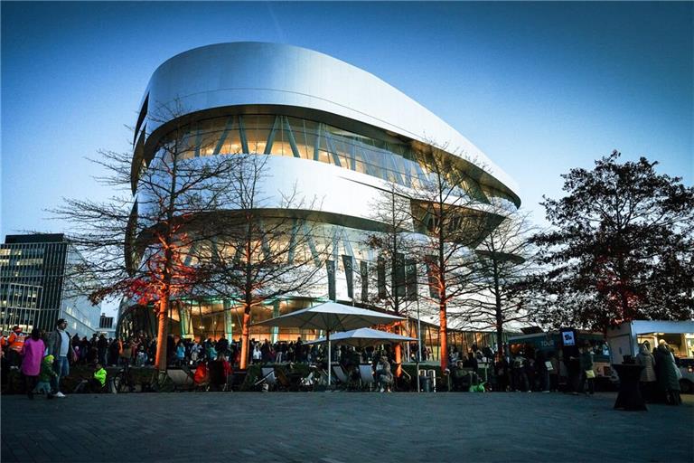 Das Mercedes-Benz-Museum ist nach wie vor Spitzenreiter.Das Mercedes-Benz Museum ist nach wie vor Spitzenreiter Besucherzahlen.