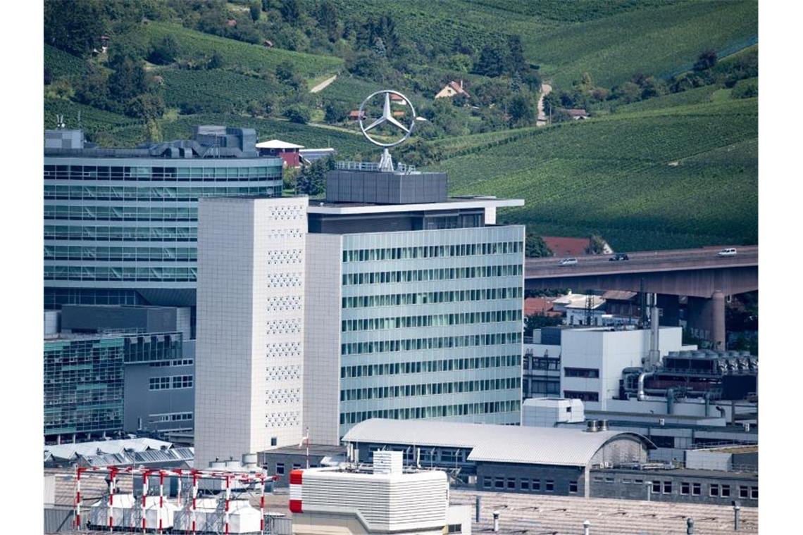 Verhandlungen um Elektro-Produktion: Kritik an Daimler