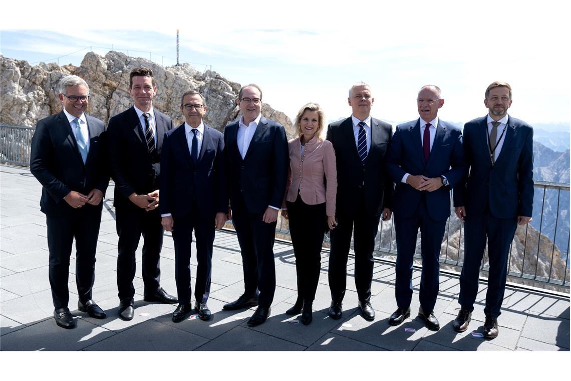 Minister drängen auf Abschiebungen und härtere Asylpolitik Das Migrationstreffen fand auf der Zugspitze statt.