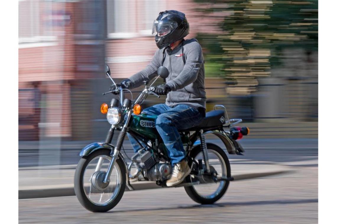 Das Mindestalter für den Moped-Führerschein liegt derzeit bei 16 Jahren. Foto: Hendrik Schmidt