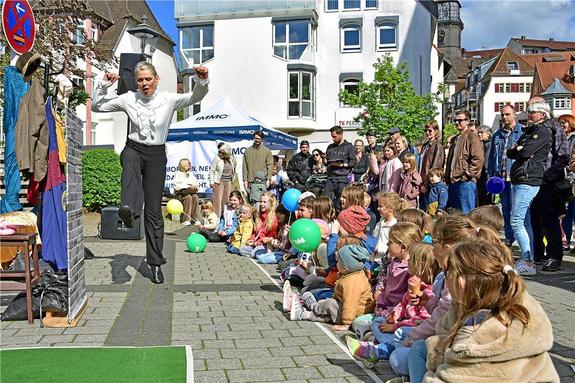 Das Mitmachtheater "Rapunzel" am Obstmarkt verzaubert die Zuschauer. Tulpenfrühl...