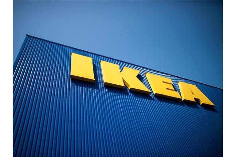 Das Möbelhaus Ikea plant kräftige Preiserhöhungen. Foto: Federico Gambarini/dpa