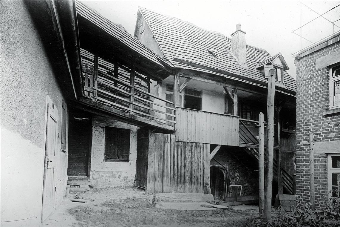 Das Monn’sche Frauenstift am Oelberg 11 um 1930.