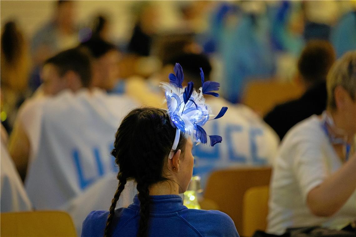 Das Motto des Abends lautet „55 + 1 Jahre UCC – eine Nacht in Blau-Weiß“. 