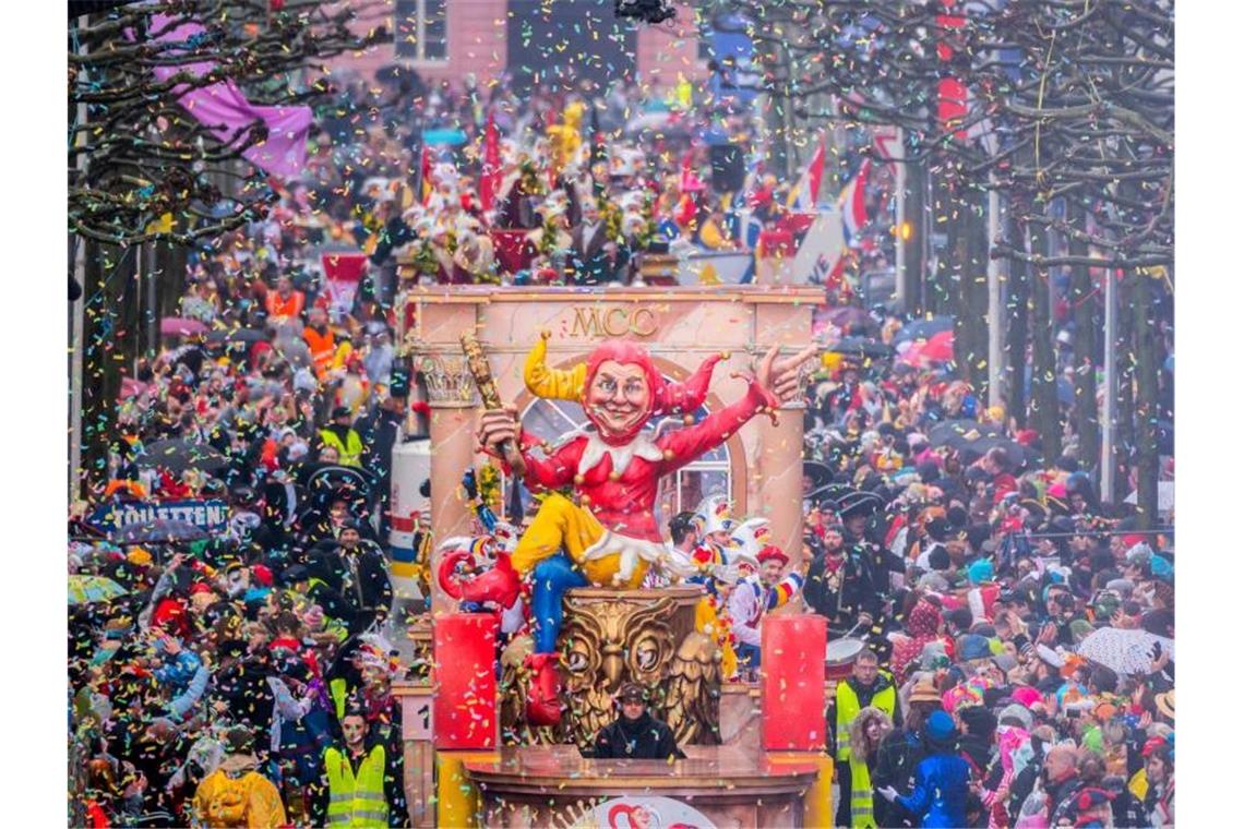 Das Motto in Mainz: „Humor ist Meenzer Lebensart, mit Herz und Toleranz gepaart.“. Foto: Andreas Arnold/dpa