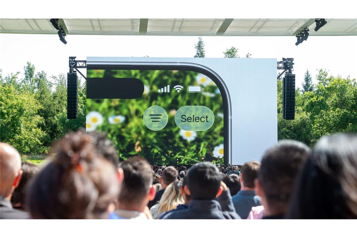 Das neue Design "Liquid Glass" setzt auf durchsichtige Elemente.