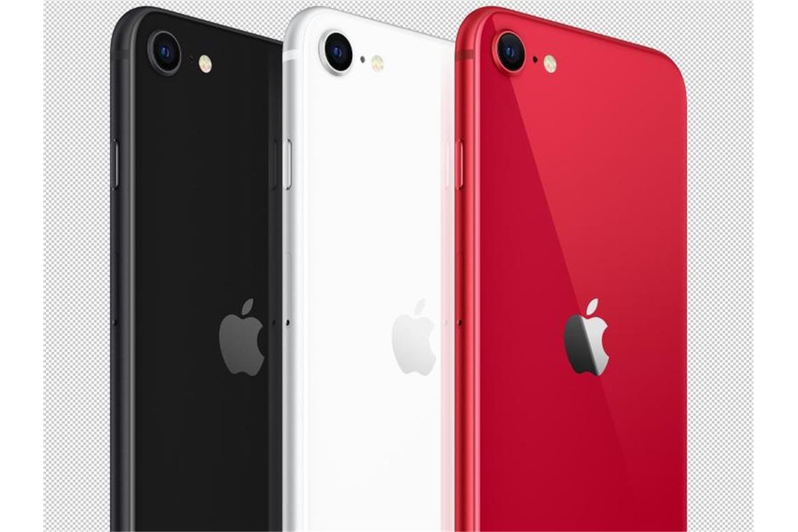 Das neue Einsteigermodell iPhone SE von Apple in drei verschiedenen Farben. Apple hat inmitten der Coronakrise ein neues Smartphone vorgestellt. Foto: ---/Apple/dpa