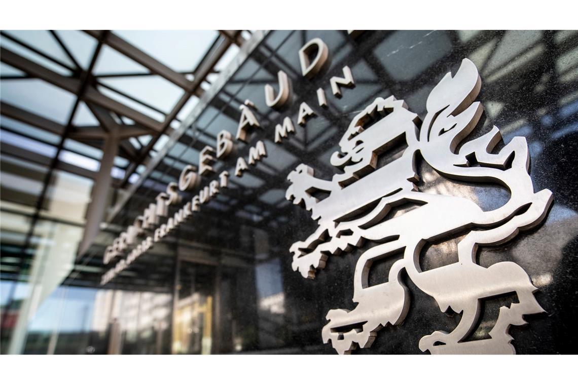 Urteil: Bank muss zu unrechtmäßigem Negativzins informieren Das OLG Frankfurt hat eine Bank zur individualisierten Information betroffener Kunden verurteilt. (Symbolbild)