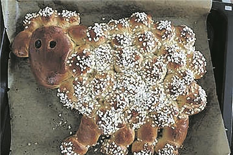 Das Osterlamm aus vielen Bällchen zusammengesetzt eignet sich perfekt zum Teilen.