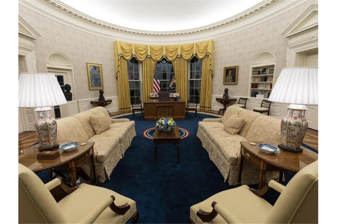 Das Oval Office. Kanzlerin Merkel war zuletzt im April 2018 zu Besuch im Weißen Haus - damals bei Donald Trump. Foto: Alex Brandon/AP/dpa