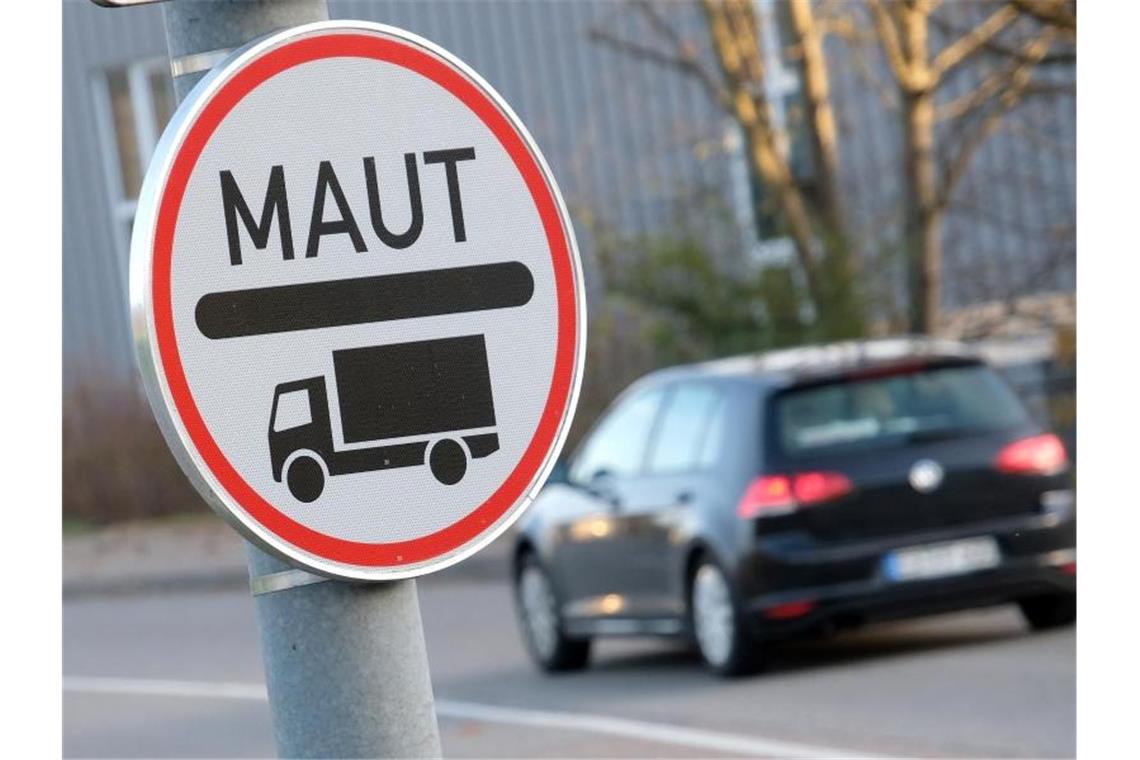 Lkw-Maut verstieß 2010 und 2011 teilweise gegen EU-Recht Das OVG war seit 2016 mit der Klage befasst. Foto: Bernd Weissbrod/dpa