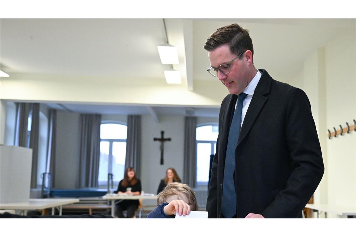 Das Paar hat drei Kinder. Mit dem mittleren zeigte sich Hagel jüngst bei der Bundestagswahl.