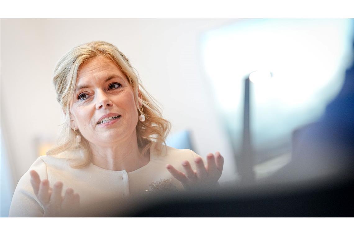 Klöckner: "Der Bundestag ist ein begehrtes Ziel" Das Parlament verzeichnet zahlreiche Hacker-Angriffe, so die Präsidentin.