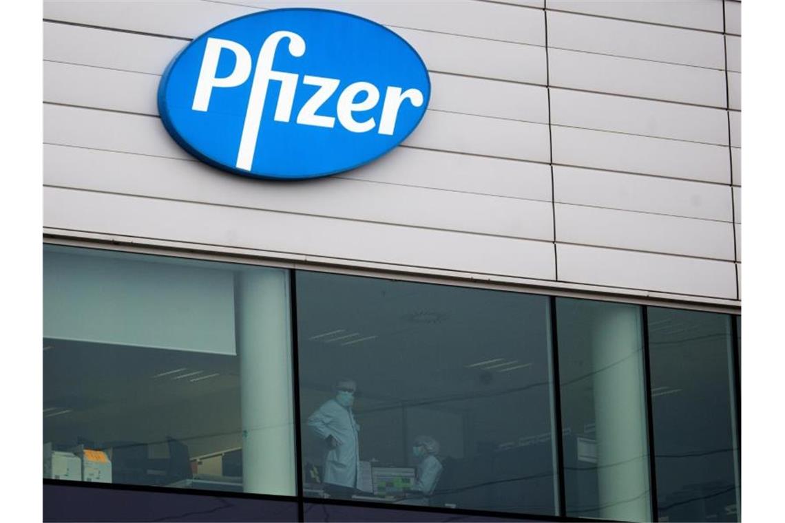 Das Pharmaunternehmen Pfizer entwickelte den Impfstoff zusammen mit dem deutschen Hersteller Biontech aus Mainz. Foto: Virginia Mayo/AP/dpa