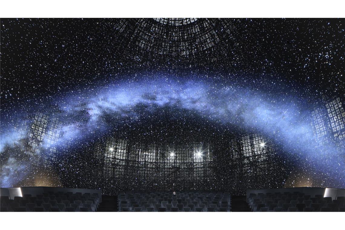 Neues Planetarium in Prag: Sternenfeuer aus LEDs Das Planetarium in Prag nutzt selbstleuchtende Lichtquellen anstatt Projektoren.