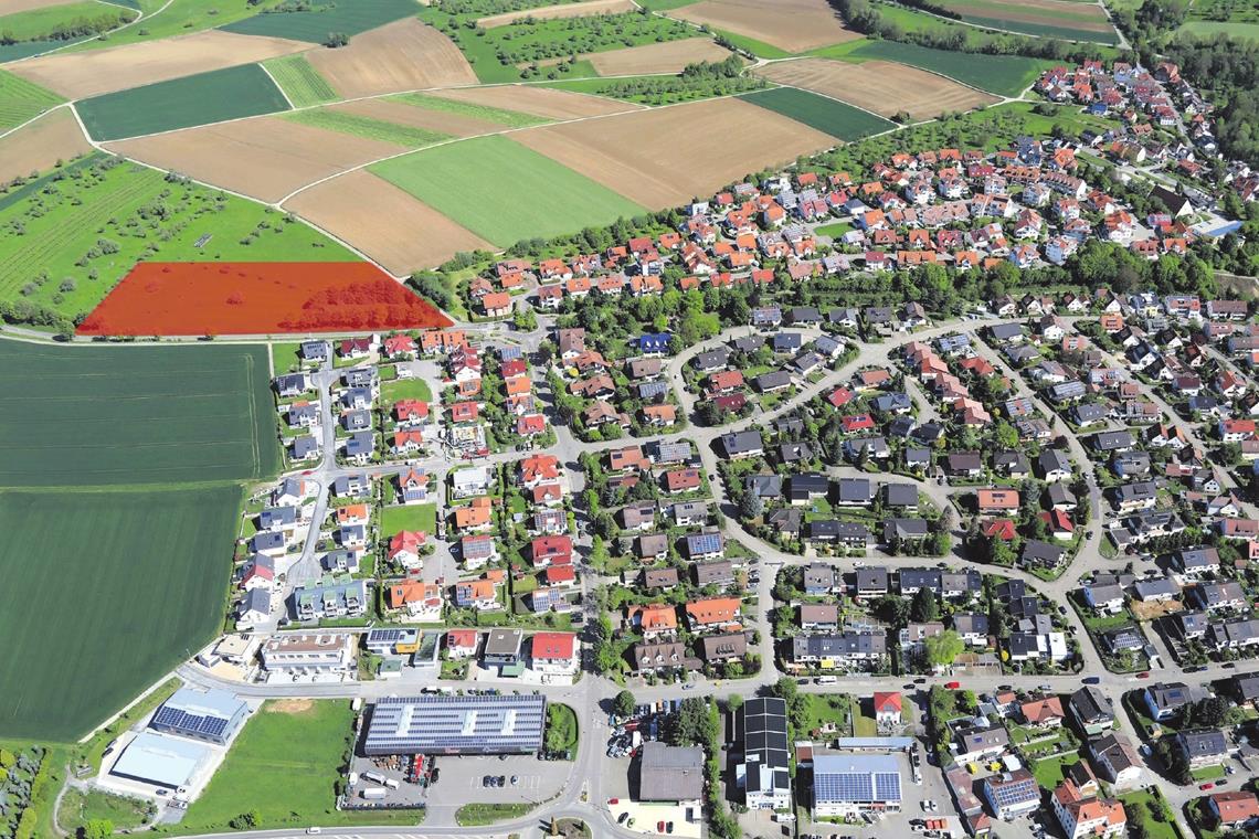 Das potenzielle Baugebiet (rote Fläche oben links) schließt sich an die Sandäcker in Unterweissach an. Archivfoto: Florian Muhl