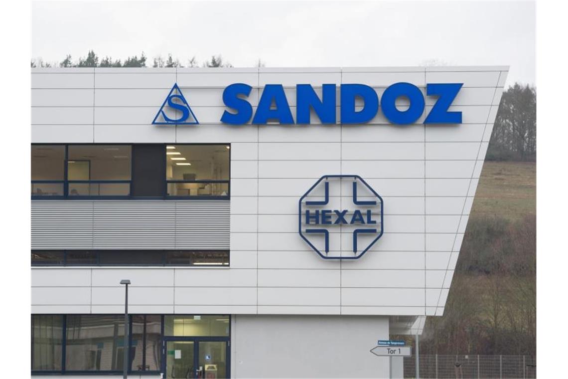 Das Produktionsgebäude des Pharmaunternehmens Sandoz Aeropharm GmbH in Thüringen. Die Strafverfolger hatten Sandoz vorgeworfen, jahrelang ein Komplott mit Wettbewerbern auf dem US-Generikamarkt betrieben zu haben. Foto: Sebastian Kahnert/dpa-Zentralbild/dpa