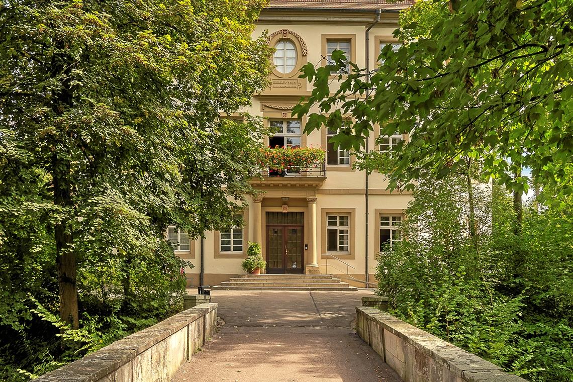 Zugang und Wege um Wasserschloss werden erneuert Das Rathaus Oppenweiler soll bald barrierefrei werden. Foto: A. Becher