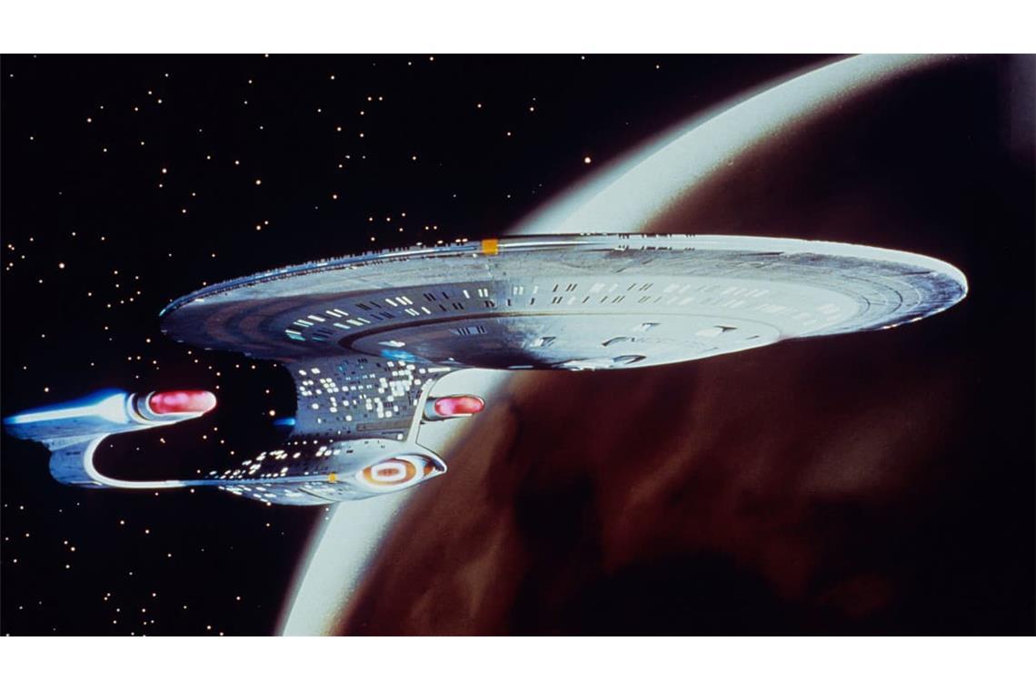 Das Raumschiff USS Enterprise NCC-1701-D besteht – ähnlich der USS Enterprise NCC-1701 aus der klassischen Serie – aus der diskusförmigen Untertassensektion und der über einen engen Hals verbundenen Antriebssektion, die zwei horizontale, annähernd quaderförmige Antriebsgondeln besitzt. Die Enterprise ist das Flaggschiff der Föderation und dient hauptsächlich als Forschungsschiff. 