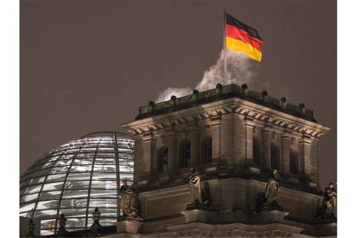 Berliner Polizei verstärkt Kräfte am Reichstagsgebäude Das Reichstagsgebäude in Berlin ist der Sitz des Deutschen Bundestags. Foto: Lukas Schulze/dpa