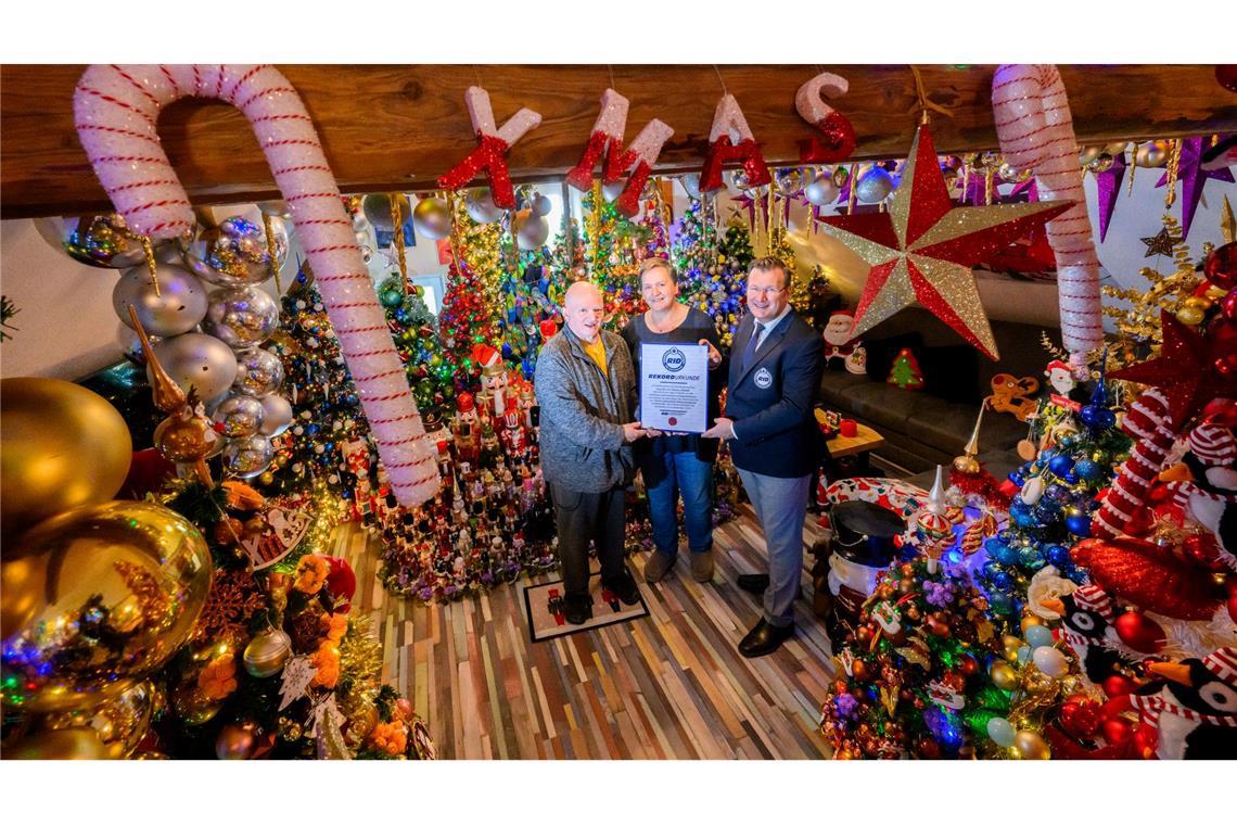 Das Rekord-Institut für Deutschland hat die Familie "für die meisten geschmückten Weihnachtsbäume an einem Ort" ausgezeichnet.