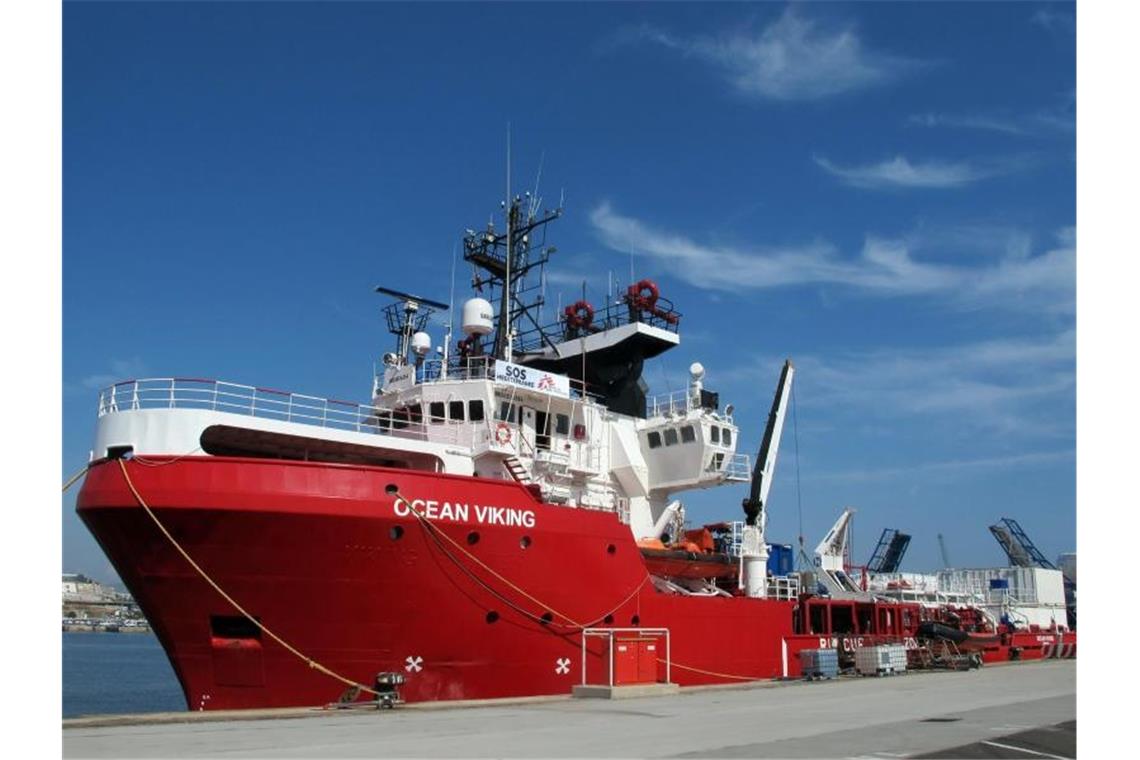 Hunderte Bootsflüchtlinge auf der Suche nach einem Hafen Das Rettungsschiff „Ocean Viking“. Foto: Julia Naue