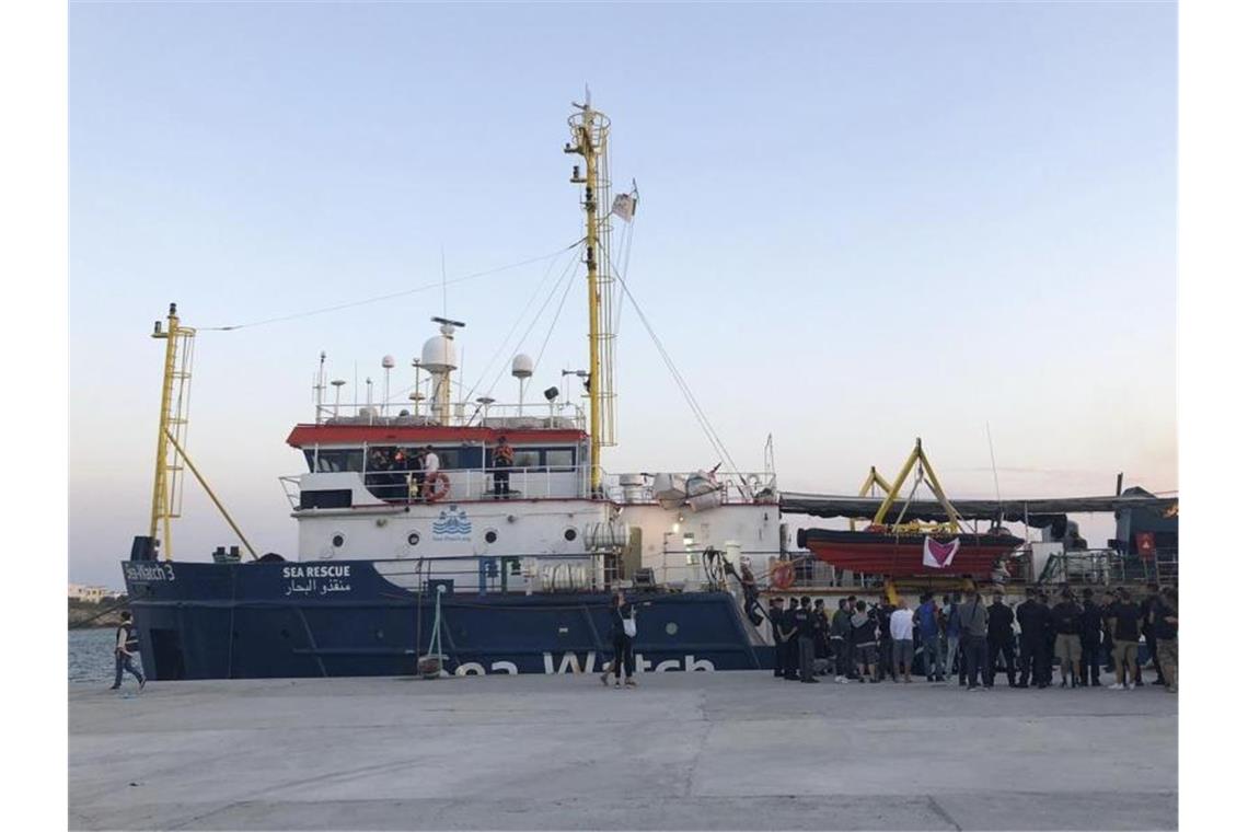 Sea-Watch-Kapitänin Rackete kommt frei Das Rettungsschiff „Sea-Watch 3“ in Lampedusa. Foto: Annalisa Camilli/AP