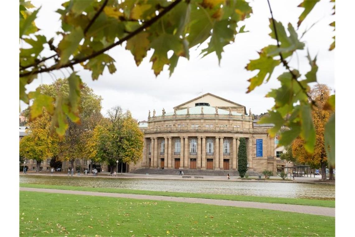 Das sanierungsbedürftige Opernhaus in Stuttgart. Foto: Bernd Weißbrod/dpa