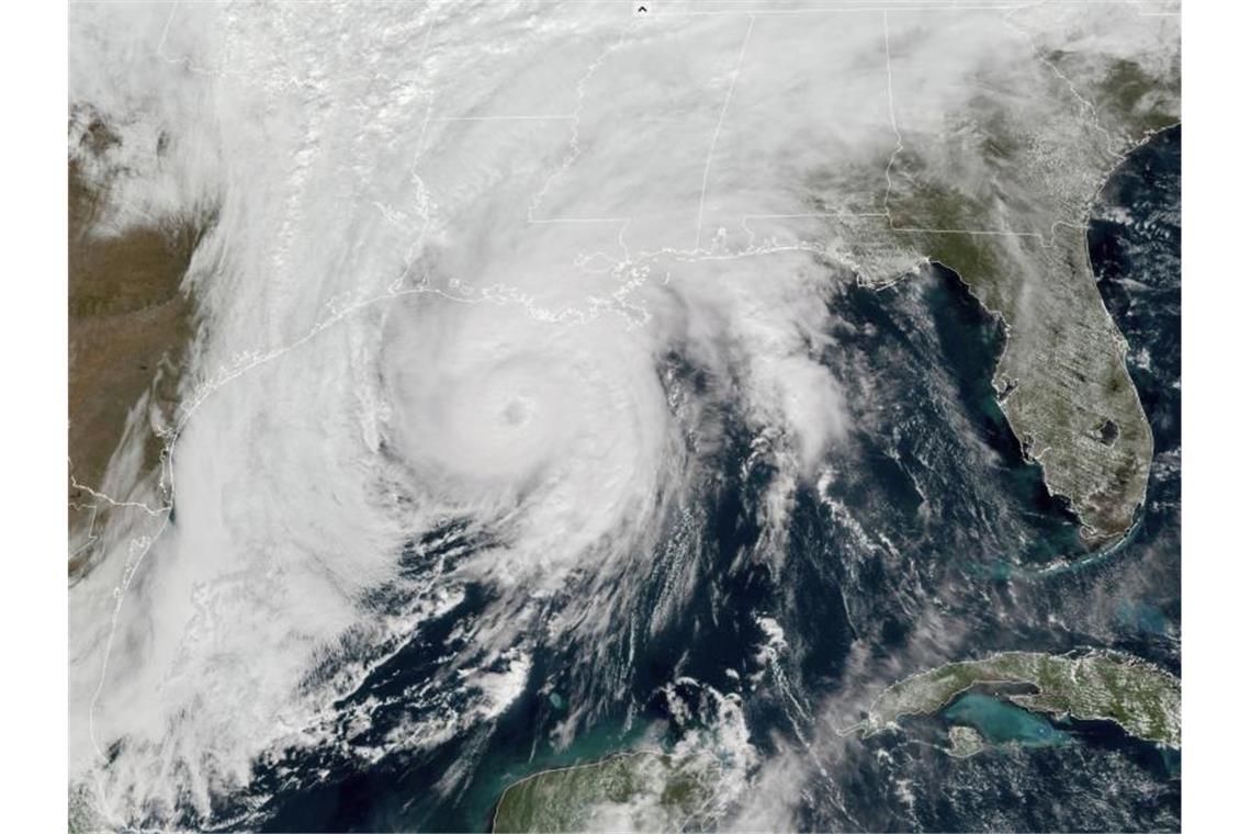 Das Satellitenbild zeigt den Hurrikan „Zeta“ über dem Golf von Mexiko. Foto: Uncredited/NOAA/AP/dpa
