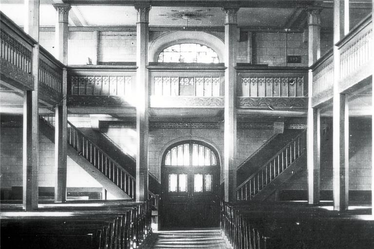 Das Schiff der Stiftskirche im Jahr 1895 nach der Renovierung und neogotischen Umgestaltung durch Heinrich Dolmetsch.