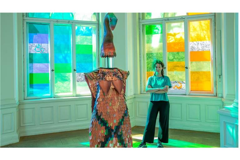 Das Schlangenkostüm der Künstlerin Ivana de Vivanco in der Villa Merkel.