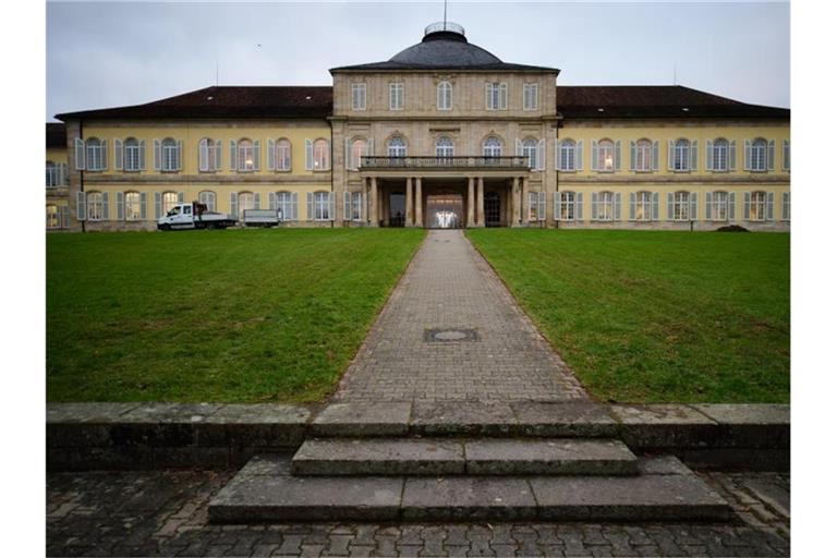 Das Schloss Hohenheim in Stuttgart, in dem die Uni Hohenheim untergebracht ist. Foto: Sina Schuldt/Archivbild