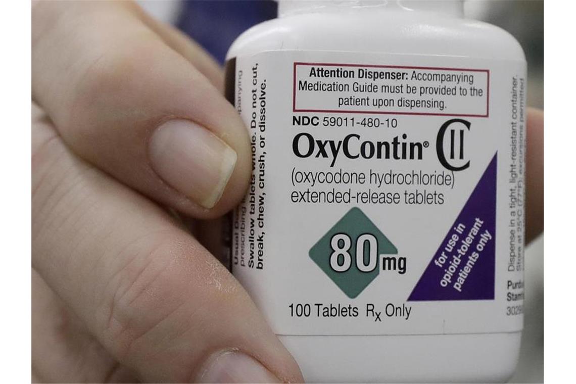 Das Schmerzmittel Oxycontin. Purdue Pharma und der Eigentümerfamilie Sackler wird vorgeworfen, Schmerzmittel unter Verschleierung von Suchtgefahren mit rücksichtslosen und aggressiven Methoden vermarktet zu haben. Foto: Jeff Chiu/AP/dpa