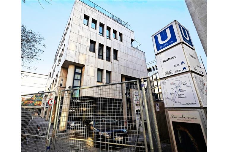 Das Schwabenzentrum an der Haltestelle Rathaus wird abgerissen.