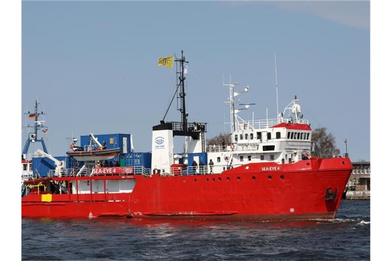 Das Seenotrettungsschiff „Sea-Eye 4“ ist im April von Rostock aus zum Einsatz ins Mittelmeer aufgebrochen. Foto: Bernd Wüstneck/dpa-Zentralbild/dpa