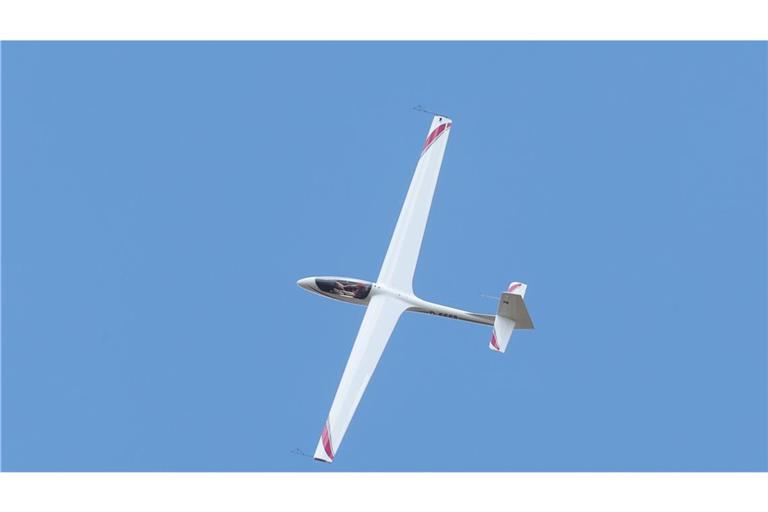 Das Segelflugzeug musste im Mannheimer Stadtgebiet notlanden. (Symbolbild)