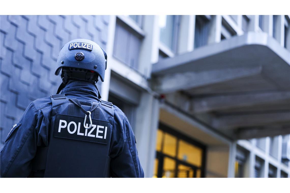 Sohn nach Messerangriff auf Mutter in Psychiatrie Das SEK war in Mannheim im Einsatz. (Symbolbild)