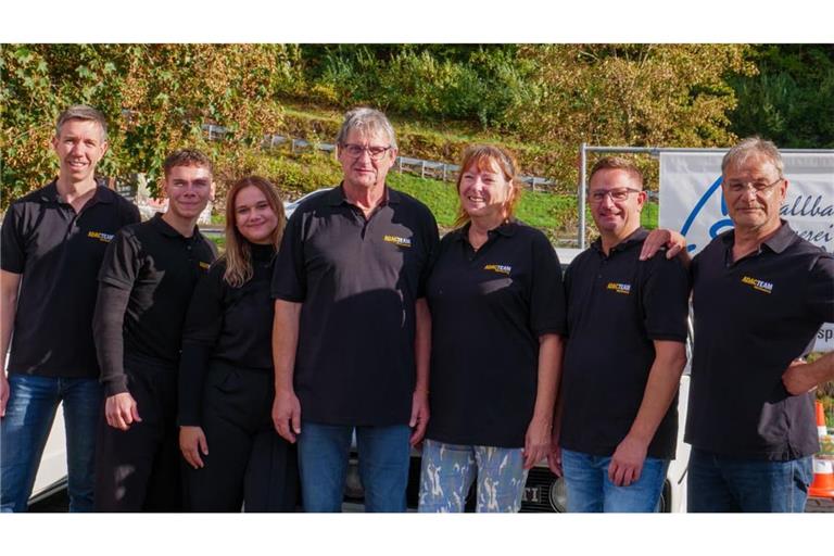 Das siegreiche Team des AMC Mittlerer Neckar, von links: Marcel Drewes, Marcel Schaal, Jule Filipowski, Klaus Oswald, Jutta Karls, Ralph Wucherer, Rolf Oswald.