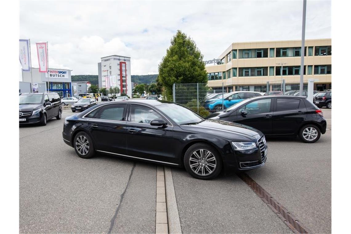 Umweltschädliche Subventionen kosten jährlich Milliarden Das sogenannte Dienstwagenprivileg macht den Besitz von überwiegend klima- und umweltschädlichen Firmenwagen steuerlich attraktiv. (Archivbild). Foto: Philipp von Ditfurth/dpa