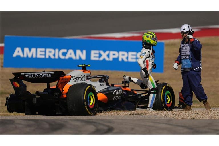 Das sollte auf keinen Fall passieren: Ein Unfall mit Teamkollege Oscar Piastri beendet das Rennen früh für Lando Norris.