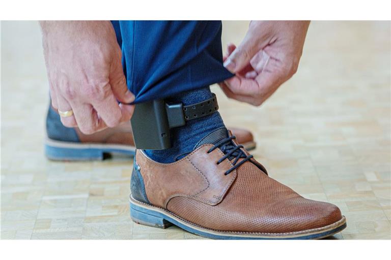 Das spanische Modell der elektronischen Fußfessel.