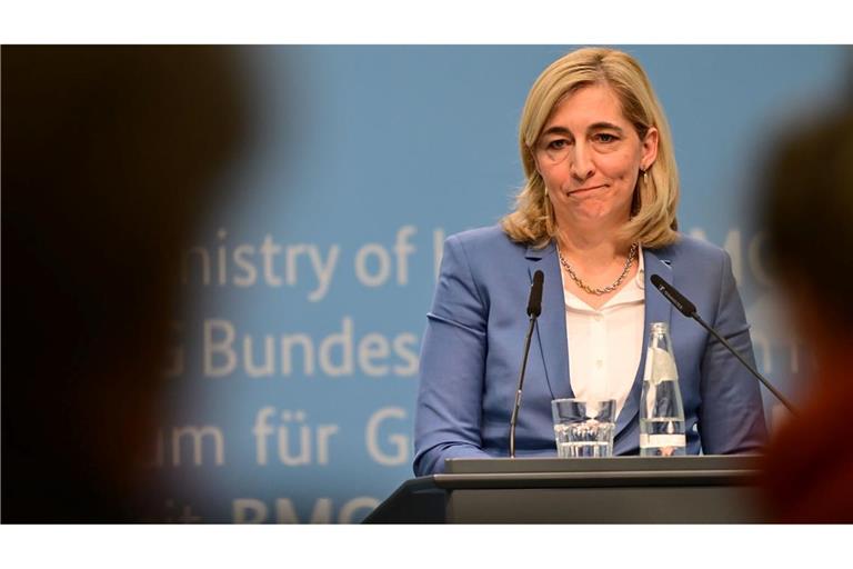 Das Sparpaket für die Krankenversicherung soll am Mittwoch vom Kabinett auf den Weg gebracht werden. (Archivbild)