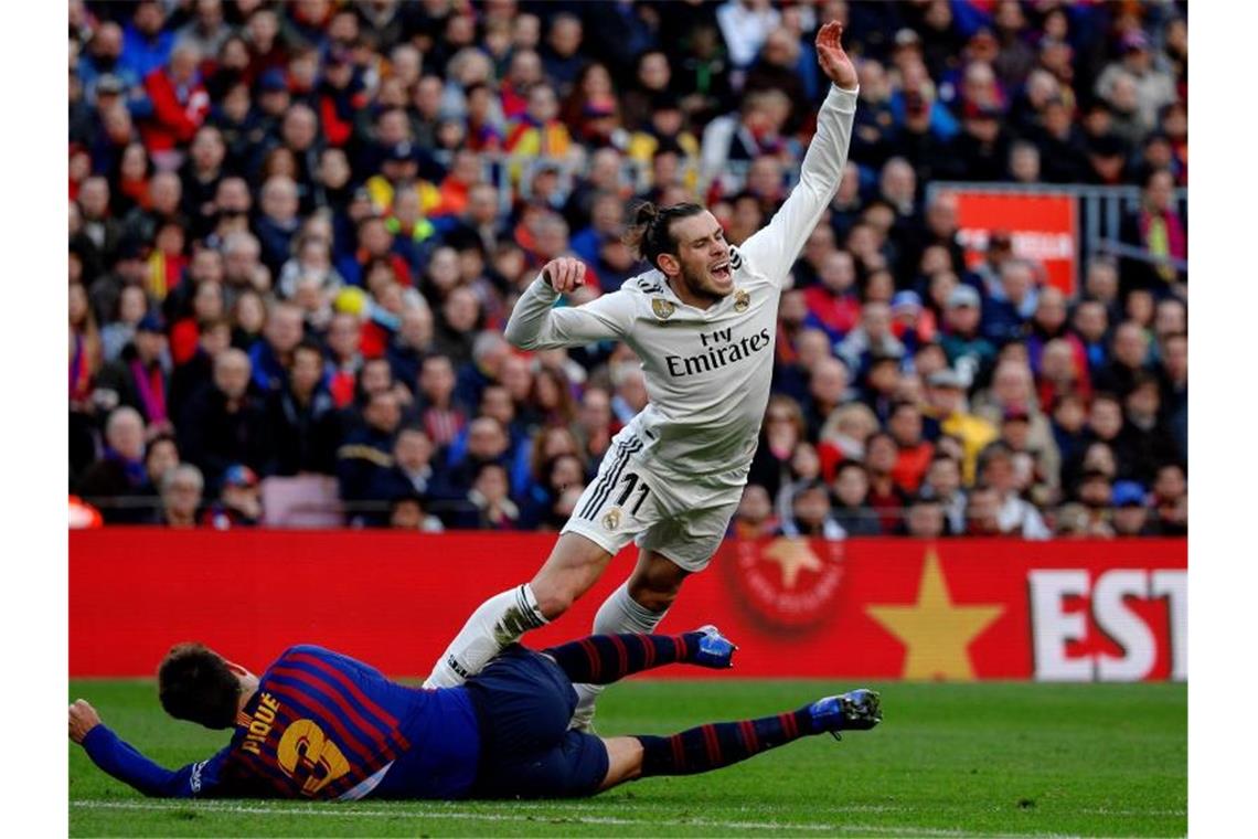 Das Spitzenspiel zwischen dem FC Barcelona und Real Madrid wird verschoben. Foto: Joan Gosa/XinHua/dpa