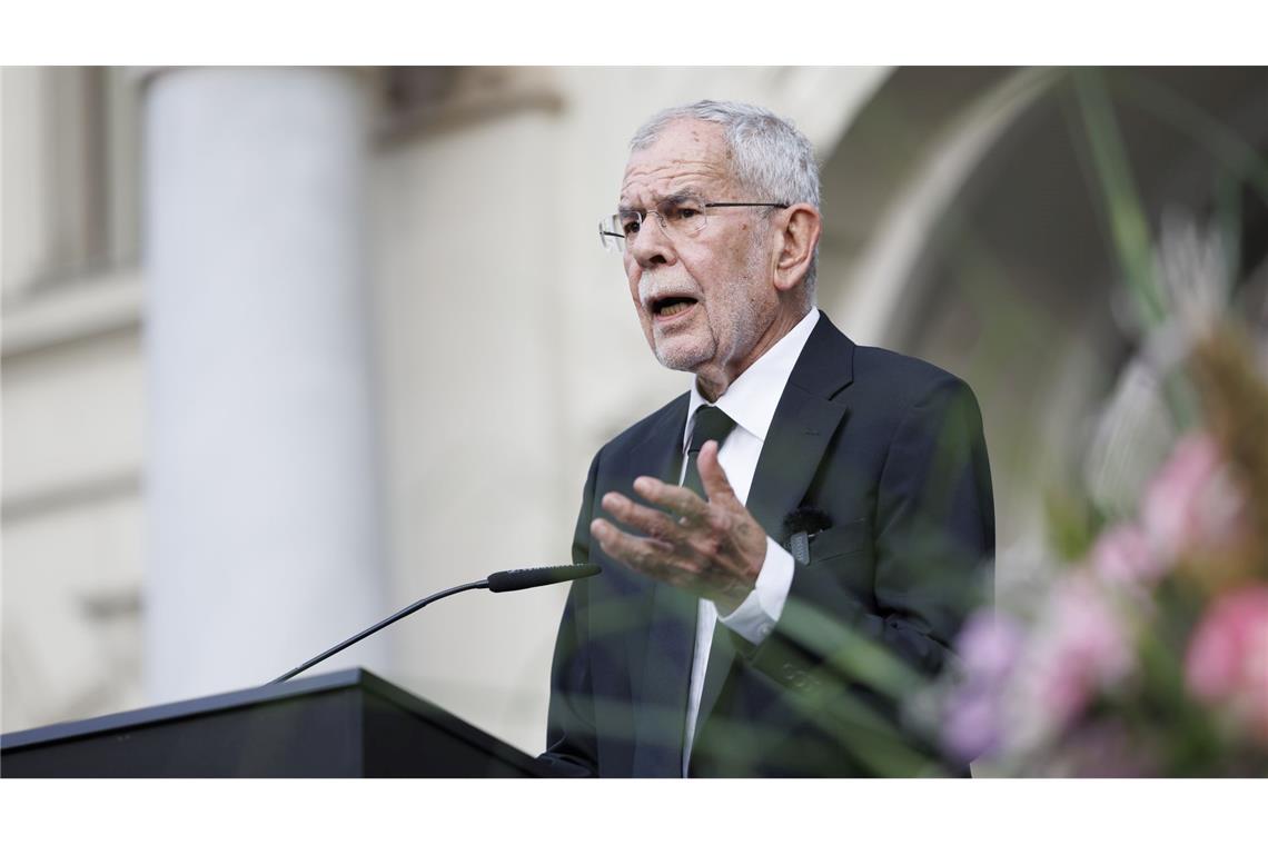 Österreichs Präsident: Waffengesetz "wird zu prüfen sein" Das Staatsoberhaupt bringt sich in die Waffen-Debatte ein.