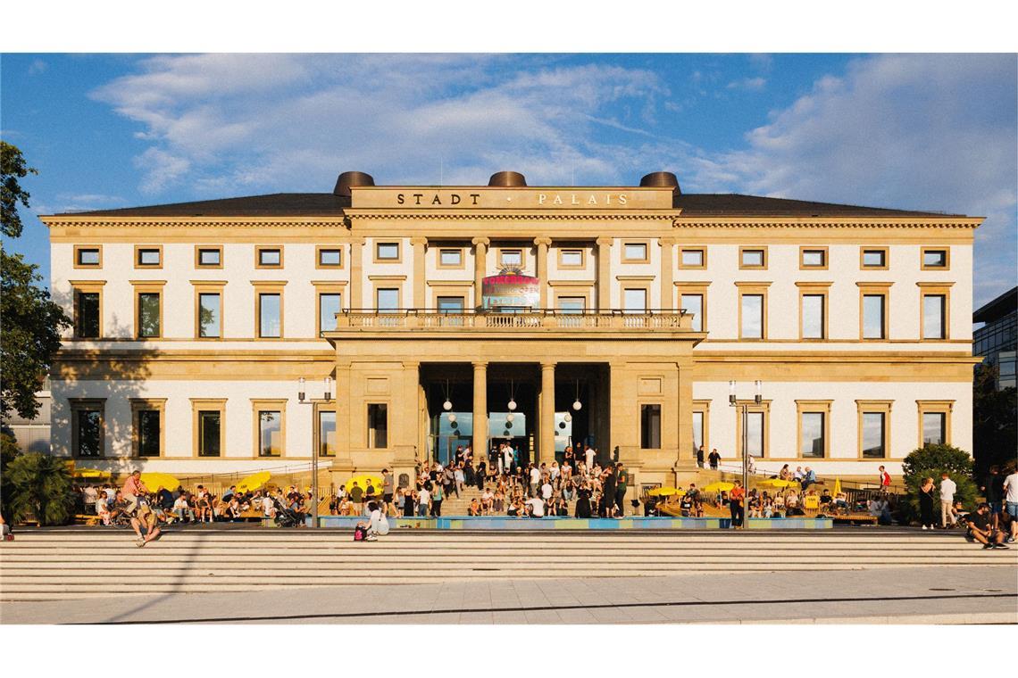 Das Stadtpalais Stuttgart in der Abendsonne