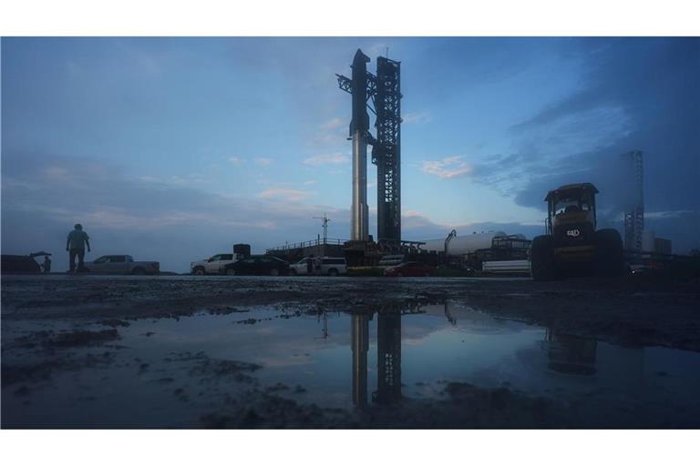 Das Starship wird für einen Testflug in Texas vorbereitet.