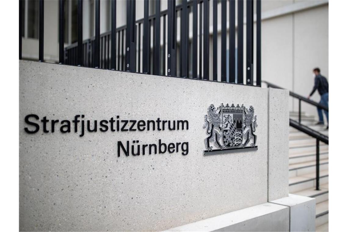Das Strafjustizzentrum des Landgerichts Nürnberg-Fürth, wo der Prozess heute begann. Foto: Daniel Karmann/dpa