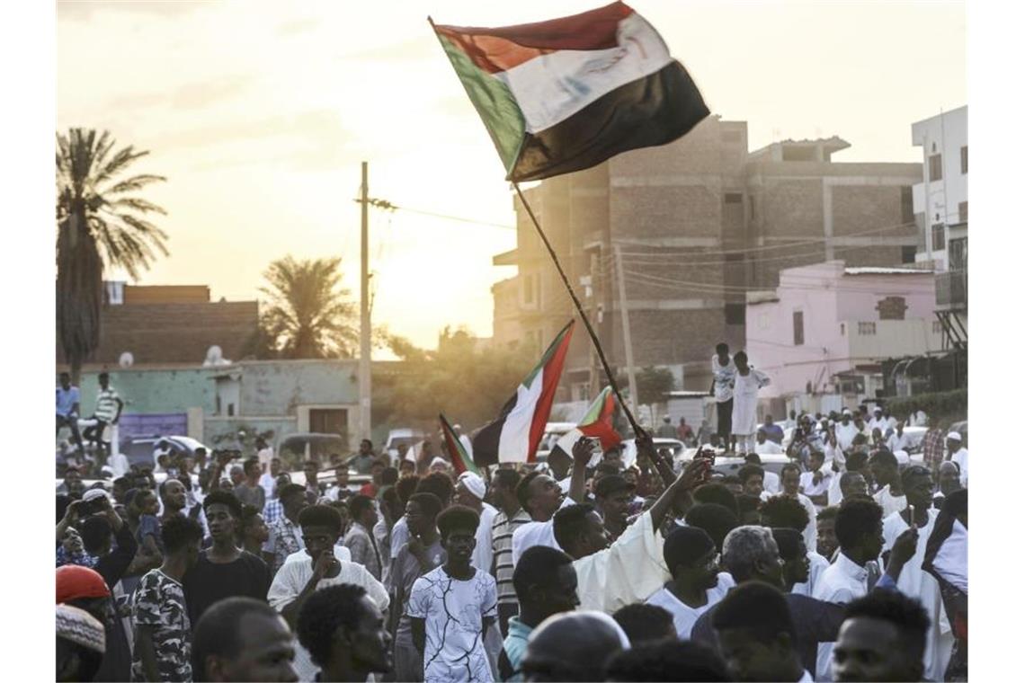 Das sudanesische Volk feierte nach Bekanntwerden des zustande gekommenen Abkommens in den Straßen von Khartum. Foto: AP